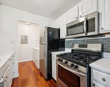 706 Woodhollow Drive - Photo Thumbnail 3