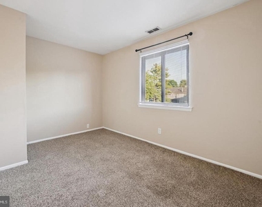 706 Woodhollow Drive - Photo Thumbnail 15