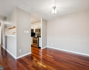 706 Woodhollow Drive - Photo Thumbnail 7