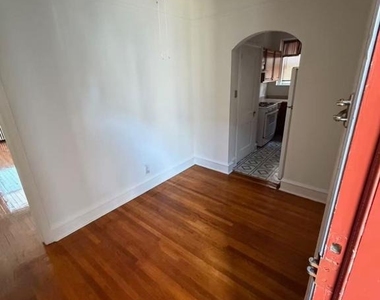 109 E Main Street - Photo Thumbnail 5