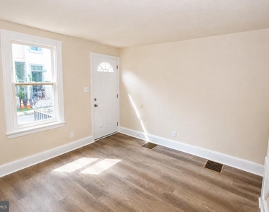 319 York Street - Photo Thumbnail 1