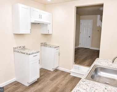 319 York Street - Photo Thumbnail 7