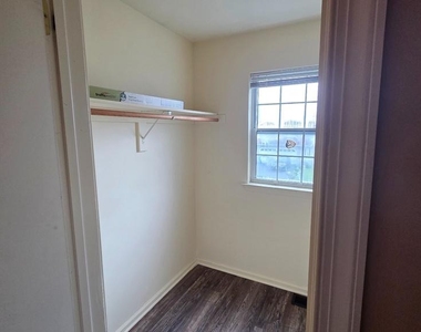 10 Wesley Lane - Photo Thumbnail 14