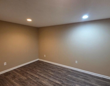 10 Wesley Lane - Photo Thumbnail 16