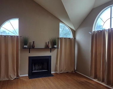 10 Wesley Lane - Photo Thumbnail 5