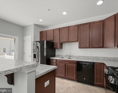 415 Bodkin Street - Photo Thumbnail 10