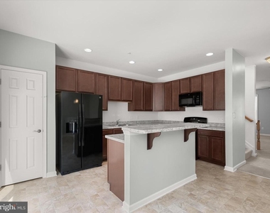 415 Bodkin Street - Photo Thumbnail 8