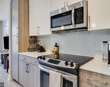 145 Riverhaven Drive - Photo Thumbnail 14