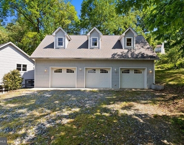 9112 Riverside Drive - Photo Thumbnail 50