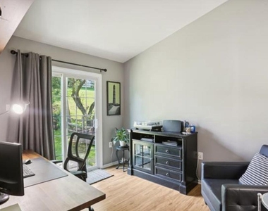 13348 Neerwinder Place - Photo Thumbnail 11