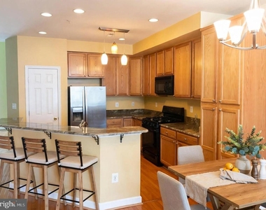 504 Lawson - Photo Thumbnail 2