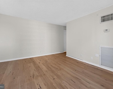 4601 Park Avenue N - Photo Thumbnail 13