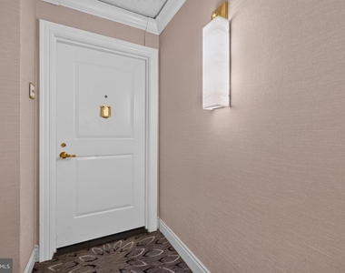 4601 Park Avenue N - Photo Thumbnail 1