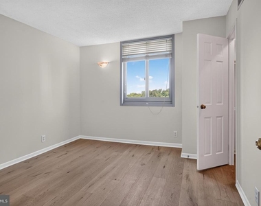 4601 Park Avenue N - Photo Thumbnail 10