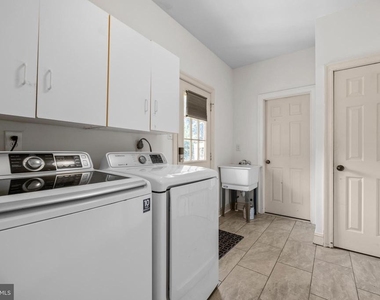 14204 Cervantes Avenue - Photo Thumbnail 7