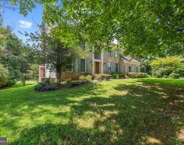 14204 Cervantes Avenue - Photo Thumbnail 3