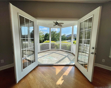 108 Canyon Court - Photo Thumbnail 7