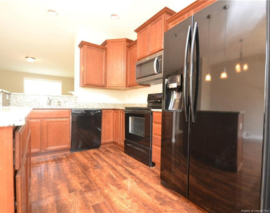 208 Irving Way - Photo Thumbnail 14