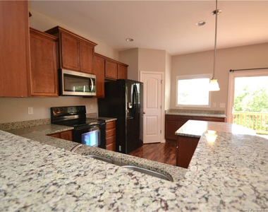 208 Irving Way - Photo Thumbnail 16