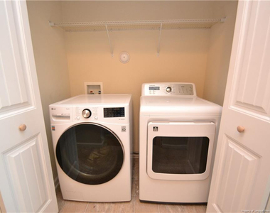 208 Irving Way - Photo Thumbnail 37