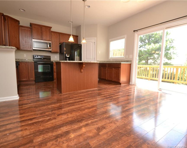 208 Irving Way - Photo Thumbnail 10