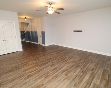 7413 Cornett Way - Photo Thumbnail 4