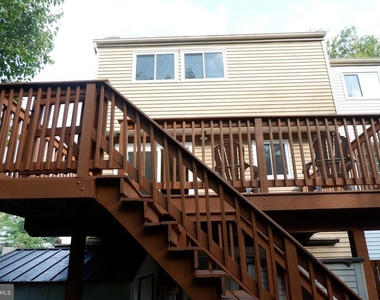 8284 Mary Lee Lane - Photo Thumbnail 34
