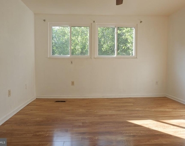 8284 Mary Lee Lane - Photo Thumbnail 9