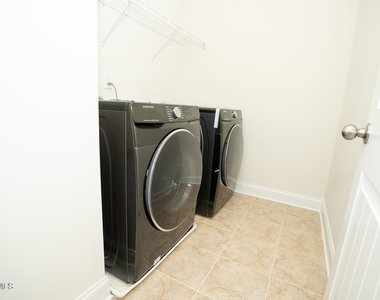 647 Newlyn Drive - Photo Thumbnail 44
