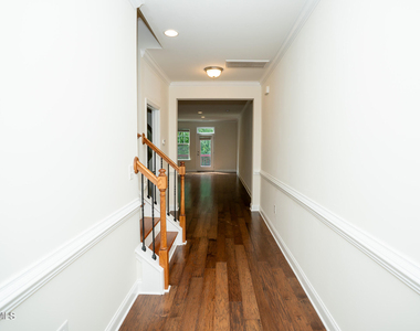 647 Newlyn Drive - Photo Thumbnail 6