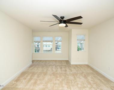 647 Newlyn Drive - Photo Thumbnail 28