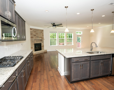 647 Newlyn Drive - Photo Thumbnail 20
