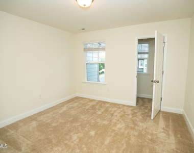 647 Newlyn Drive - Photo Thumbnail 29