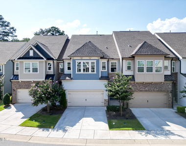 647 Newlyn Drive - Photo Thumbnail 2