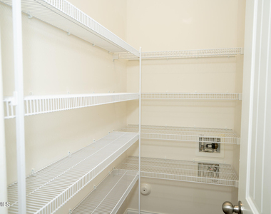 647 Newlyn Drive - Photo Thumbnail 19