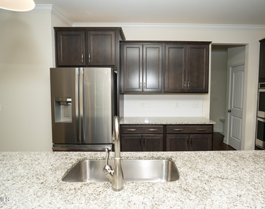 647 Newlyn Drive - Photo Thumbnail 14