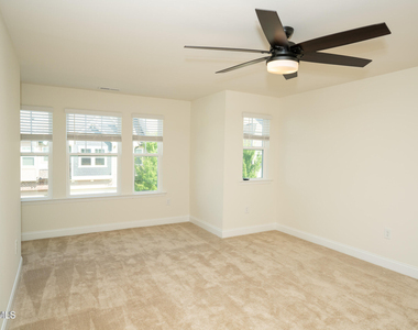 647 Newlyn Drive - Photo Thumbnail 30
