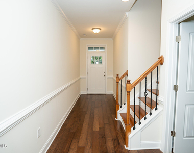647 Newlyn Drive - Photo Thumbnail 7