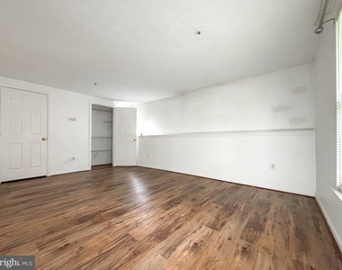 905 Woodbridge Court - Photo Thumbnail 16