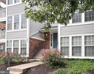 905 Woodbridge Court - Photo Thumbnail 2