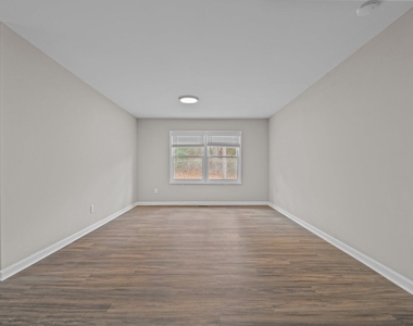 1302 King Street - Photo Thumbnail 8