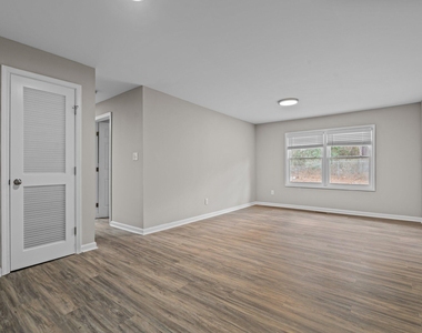 1302 King Street - Photo Thumbnail 7
