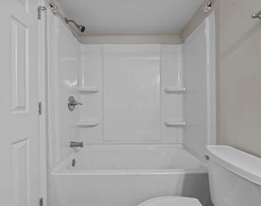 1302 King Street - Photo Thumbnail 6