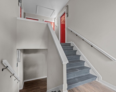 1302 King Street - Photo Thumbnail 3