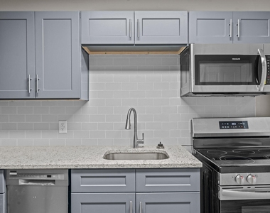 1302 King Street - Photo Thumbnail 12
