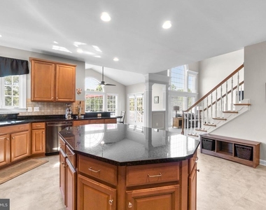 4012 Belgrave Circle - Photo Thumbnail 5