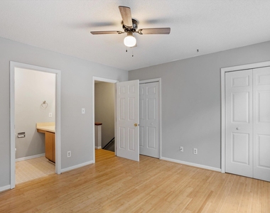 827a Edwards Street - Photo Thumbnail 19