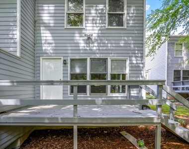 827a Edwards Street - Photo Thumbnail 25