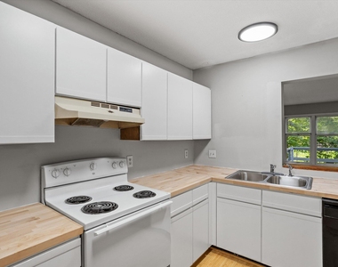 827a Edwards Street - Photo Thumbnail 9