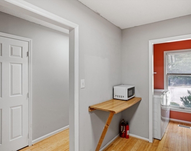 827a Edwards Street - Photo Thumbnail 7